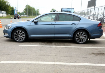 Подержанный автомобиль Volkswagen Passat Sedan 2015 года (8 фото)