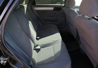Подержанный автомобиль Chevrolet Lacetti Wagon 2005 года (11 фото)
