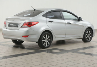 Подержанный автомобиль Hyundai Solaris Sedan 2011 года (4 фото)