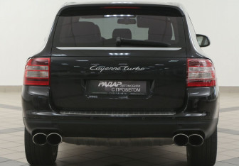 Подержанный автомобиль Porsche Cayenne 2004 года (3 фото)