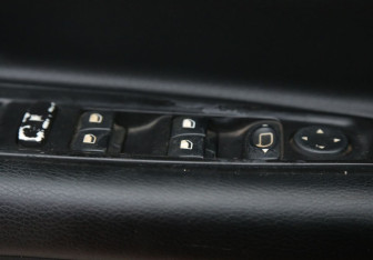 Подержанный автомобиль Citroen C4 Hatchback 2010 года (17 фото)