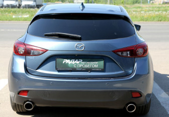 Подержанный автомобиль Mazda Axela Hatchback 2014 года (5 фото)