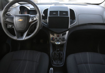 Подержанный автомобиль Chevrolet Aveo Sedan 2012 года (12 фото)