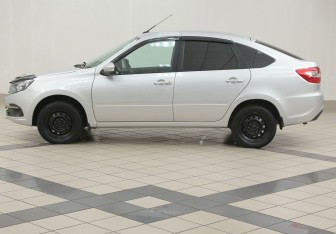 Подержанный автомобиль LADA (ВАЗ) Granta Liftback 2023 года (7 фото)