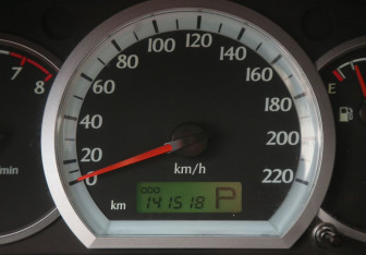 Подержанный автомобиль Daewoo Gentra Sedan 2014 года (18 фото)