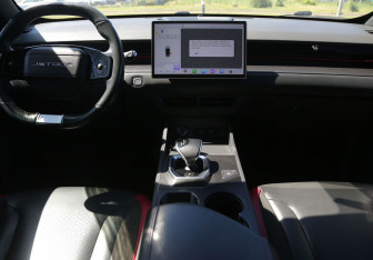Подержанный автомобиль Jetour Dashing 2023 года (12 фото)