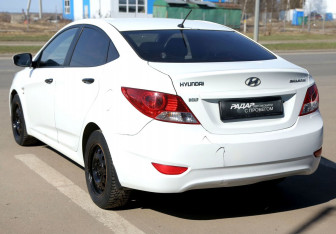 Подержанный автомобиль Hyundai Solaris Sedan 2013 года (4 фото)
