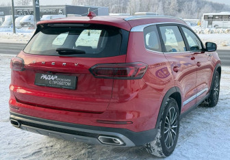 Подержанный автомобиль Chery Tiggo 8 Pro 2023 года (8 фото)