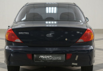 Подержанный автомобиль Kia Spectra Sedan 2007 года (6 фото)