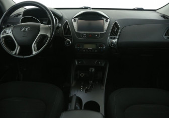 Подержанный автомобиль Hyundai ix35 2014 года (12 фото)