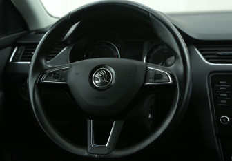 Подержанный автомобиль Skoda Octavia Liftback 2018 года (16 фото)