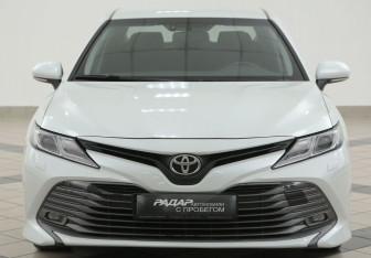Подержанный автомобиль Toyota Camry Sedan 2018 года (6 фото)