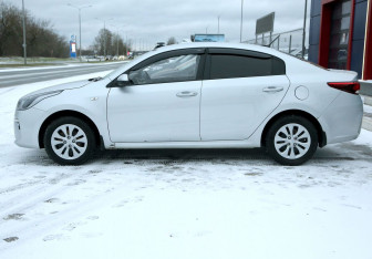 Подержанный автомобиль Kia Rio Sedan 2018 года (8 фото)