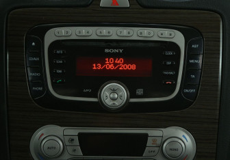 Подержанный автомобиль Ford Focus Sedan 2008 года (13 фото)