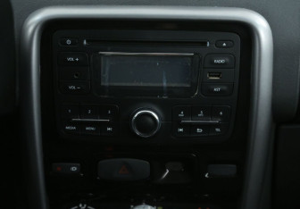 Подержанный автомобиль Renault Duster 2014 года (13 фото)