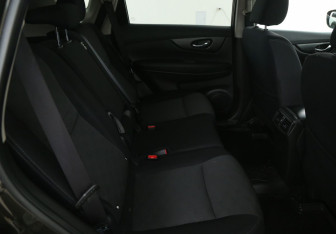 Подержанный автомобиль Nissan X-Trail 2018 года (11 фото)