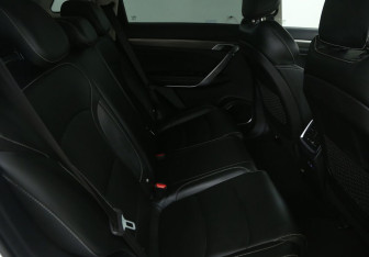 Подержанный автомобиль Geely Atlas Pro 2024 года (11 фото)