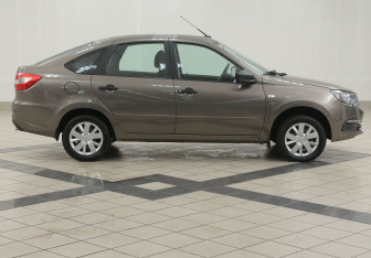 Подержанный автомобиль LADA (ВАЗ) Granta Liftback 2019 года (5 фото)