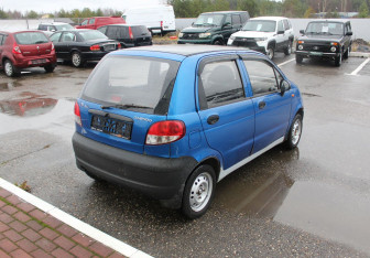 Подержанный автомобиль Daewoo Matiz 2012 года (7 фото)