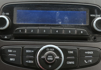 Подержанный автомобиль Chevrolet Aveo Sedan 2012 года (15 фото)