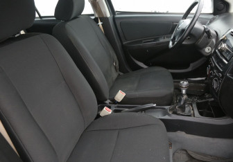 Подержанный автомобиль Geely MK 2012 года (10 фото)