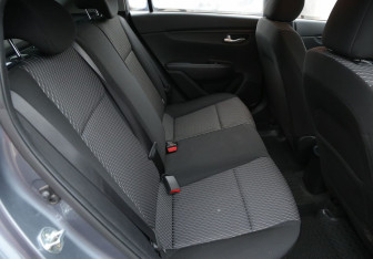 Подержанный автомобиль Kia Rio Hatchback 2020 года (15 фото)