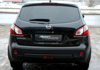 Подержанный автомобиль Nissan Qashqai 2012 года (5 фото)