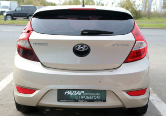 Подержанный автомобиль Hyundai Solaris Hatchback 2012 года (5 фото)