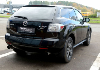 Подержанный автомобиль Mazda CX-7 2007 года (6 фото)