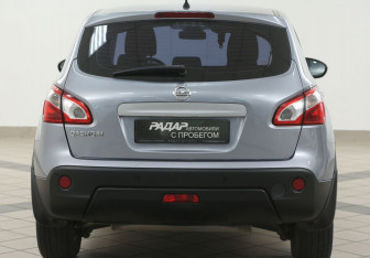 Подержанный автомобиль Nissan Qashqai 2012 года (3 фото)