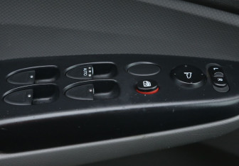 Подержанный автомобиль Honda Civic Sedan 2006 года (17 фото)