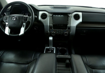 Подержанный автомобиль Toyota Tundra 2020 года (12 фото)