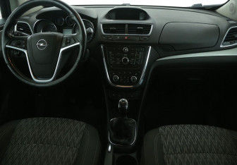 Подержанный автомобиль Opel Mokka 2013 года (12 фото)