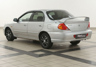 Подержанный автомобиль Kia Spectra Sedan 2008 года (2 фото)