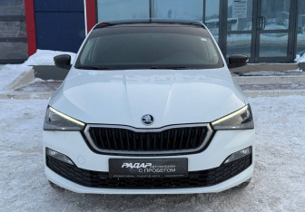 Подержанный автомобиль Skoda Rapid Liftback 2021 года (3 фото)
