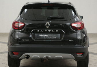 Подержанный автомобиль Renault Kaptur 2019 года (3 фото)