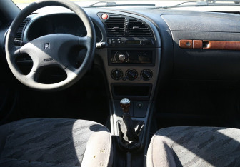 Подержанный автомобиль Citroen Xsara Hatchback 2000 года (12 фото)