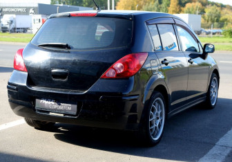 Подержанный автомобиль Nissan Tiida Hatchback 2007 года (6 фото)