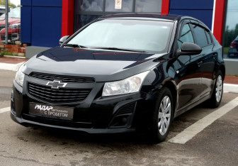 Подержанный автомобиль Chevrolet Cruze Hatchback 2013 года (3 фото)