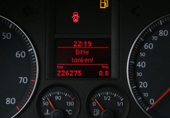 Подержанный автомобиль Volkswagen Golf Hatchback 2007 года (17 фото)