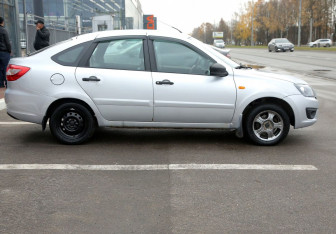 Подержанный автомобиль LADA (ВАЗ) Granta Liftback 2016 года (7 фото)