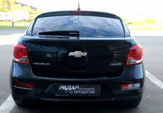 Подержанный автомобиль Chevrolet Cruze Hatchback 2013 года (5 фото)