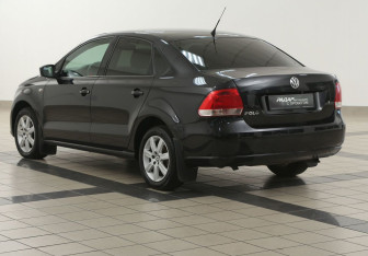 Подержанный автомобиль Volkswagen Polo Sedan 2012 года (2 фото)