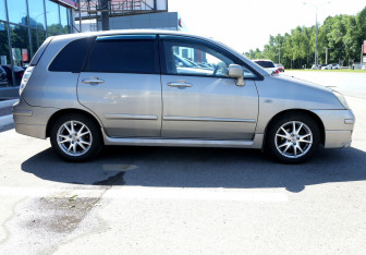 Подержанный автомобиль Suzuki Liana Wagon 2007 года (7 фото)