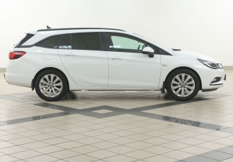 Подержанный автомобиль Opel Astra Wagon 2018 года (5 фото)