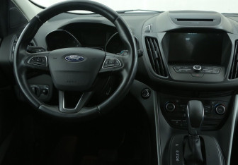 Подержанный автомобиль Ford Kuga 2018 года (14 фото)