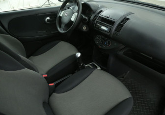 Подержанный автомобиль Nissan Note 2012 года (9 фото)