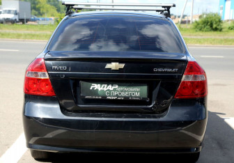Подержанный автомобиль Chevrolet Aveo Sedan 2010 года (5 фото)