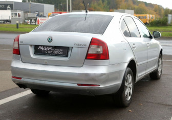 Подержанный автомобиль Skoda Octavia Liftback 2011 года (7 фото)