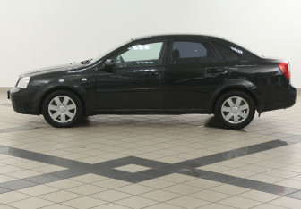 Подержанный автомобиль Chevrolet Lacetti Sedan 2007 года (7 фото)